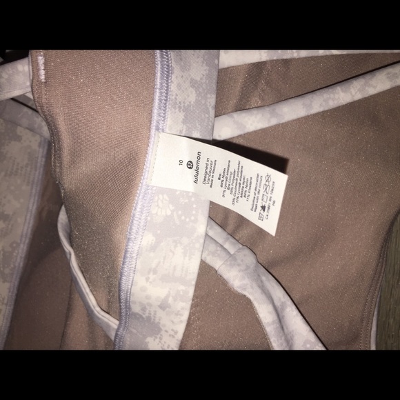 Lululemon Energy Bra High Neck Size 10 NWT - Picture 7 of 7